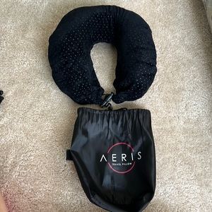 Aeris Travel Pillow with bag